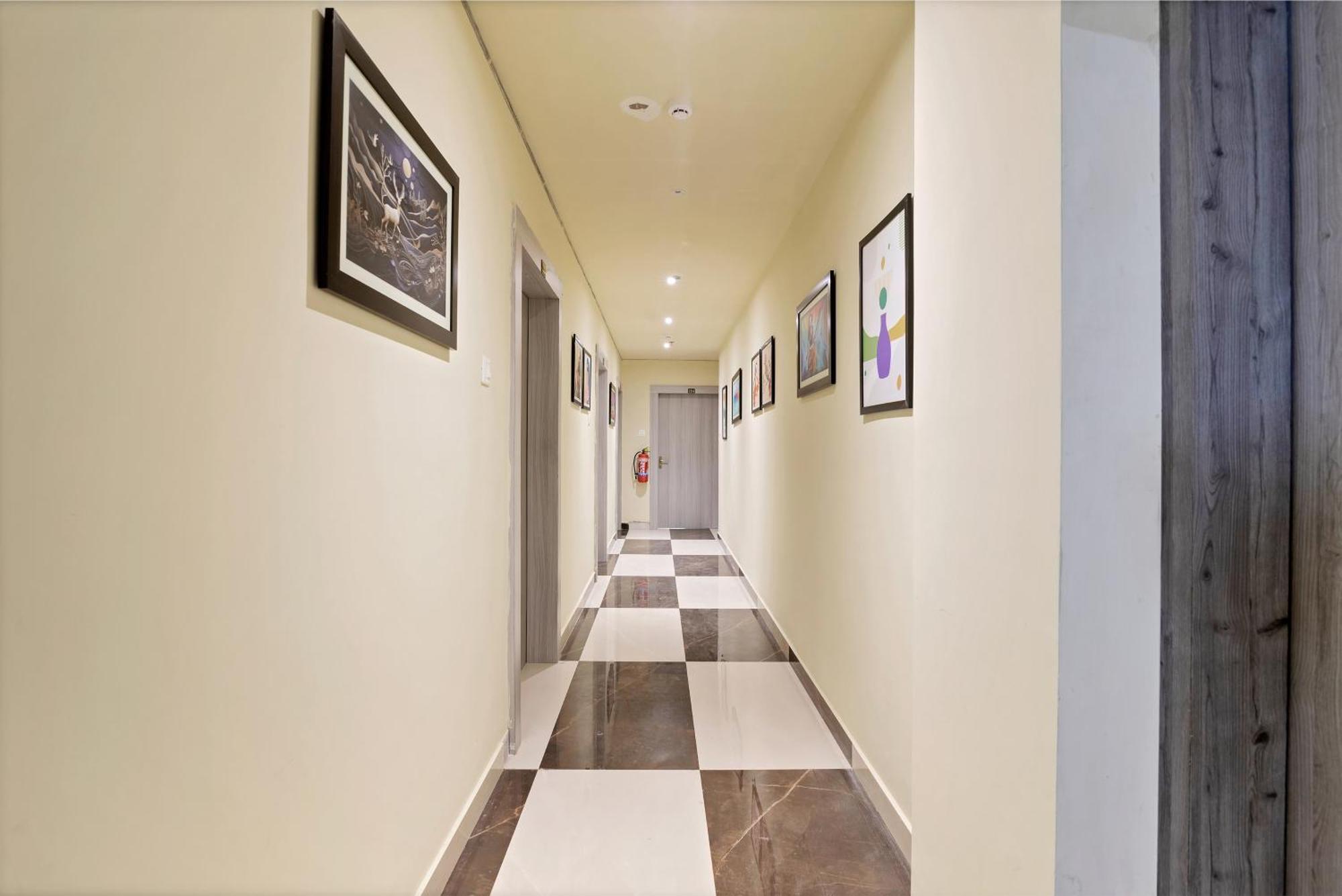 Treebo Moon Waalk Hotel Bhubaneswar Exterior photo